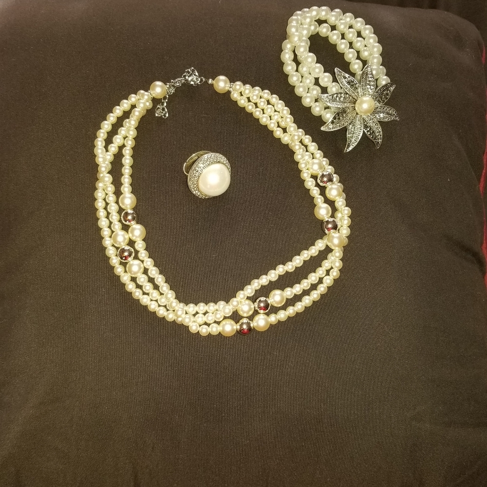 Faux Pearl Jewelry Peices